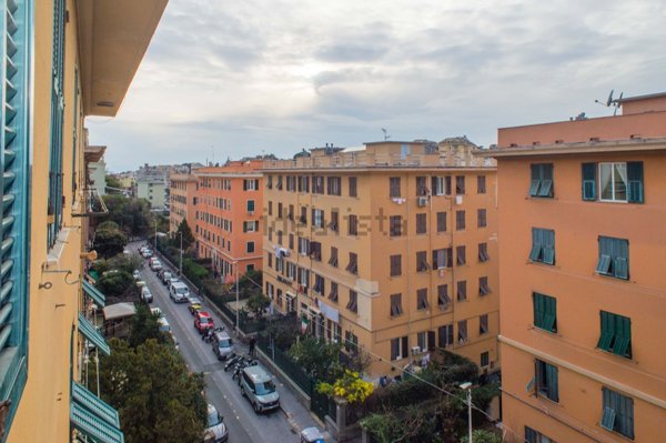 appartamento in vendita a Genova in zona Sturla