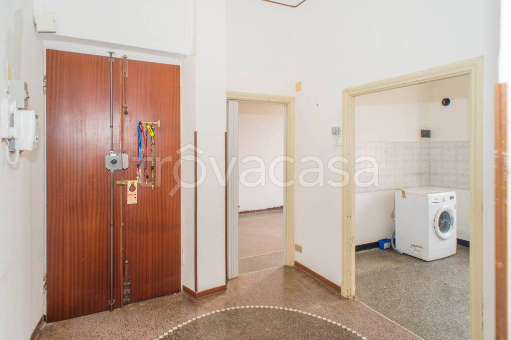 appartamento in vendita a Genova in zona Sturla