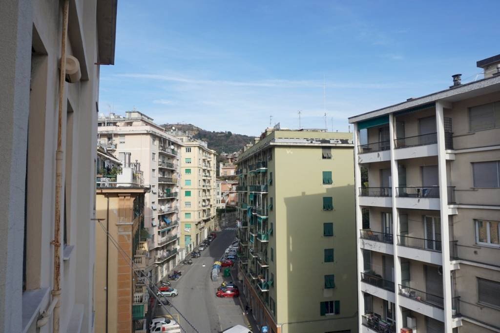 appartamento in vendita a Genova in zona Sampierdarena