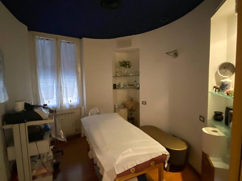 negozio in vendita a Genova in zona Sampierdarena