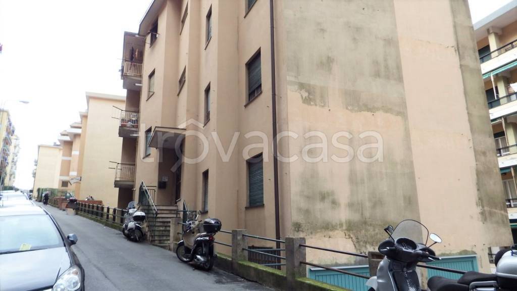 appartamento in vendita a Genova in zona Quezzi