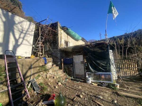casa indipendente in vendita a Genova in zona Lagaccio / Granarolo