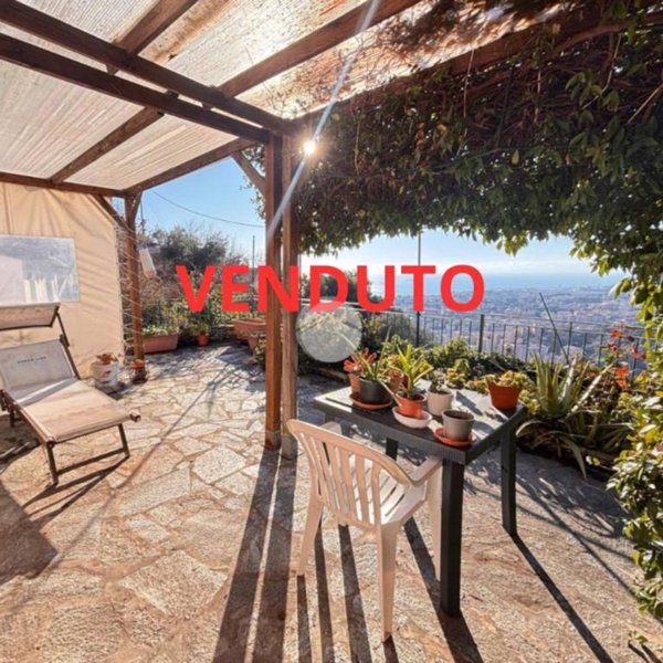 appartamento in vendita a Genova in zona Apparizione