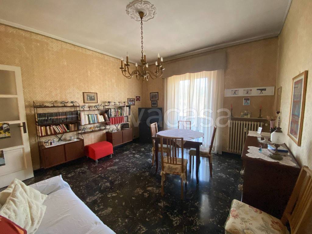 appartamento in vendita a Genova in zona Rivarolo