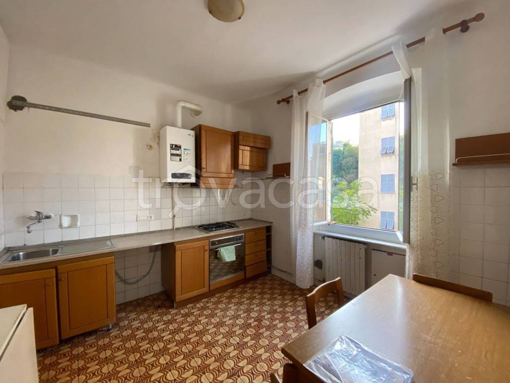 appartamento in vendita a Genova in zona Rivarolo