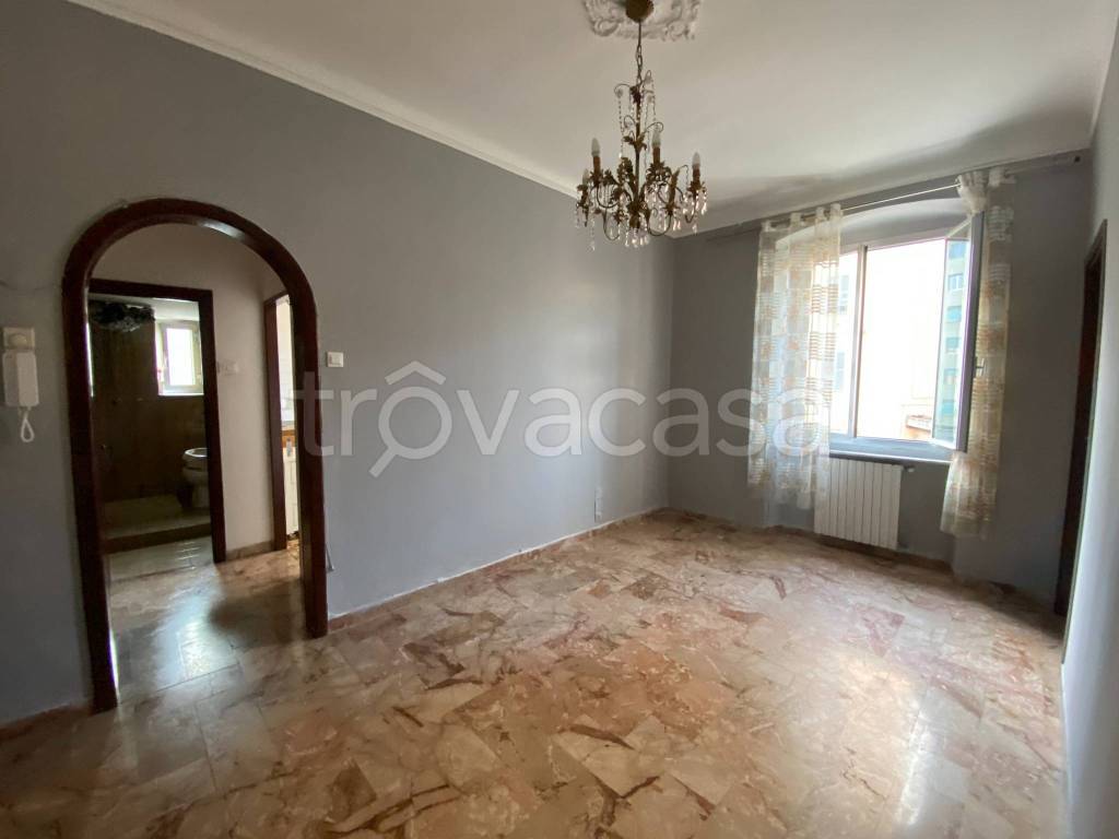 appartamento in vendita a Genova in zona Rivarolo