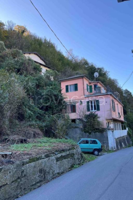 appartamento in vendita a Genova in zona Acquasanta