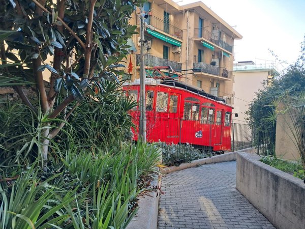 appartamento in vendita a Genova in zona Lagaccio / Granarolo