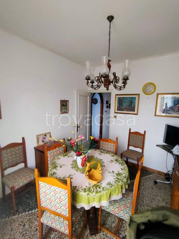 appartamento in vendita a Genova in zona Rivarolo