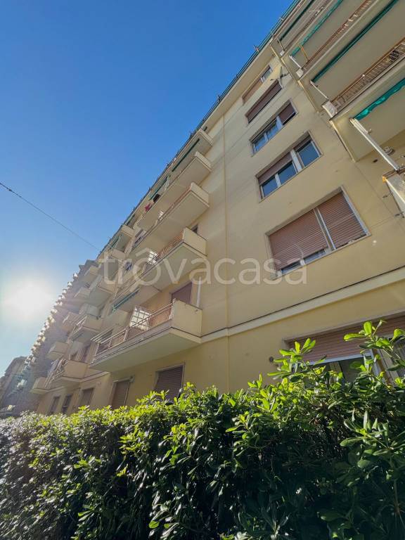 appartamento in vendita a Genova in zona Sestri Ponente