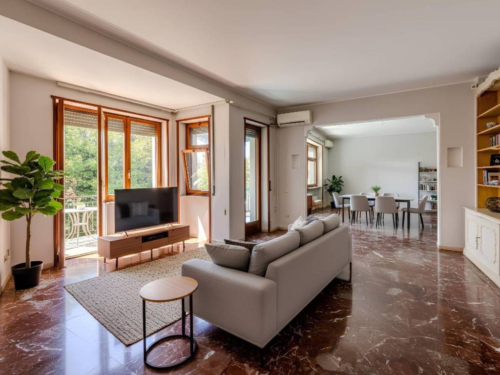 appartamento in vendita a Genova in zona Albaro