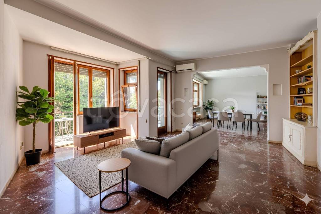 appartamento in vendita a Genova in zona Albaro