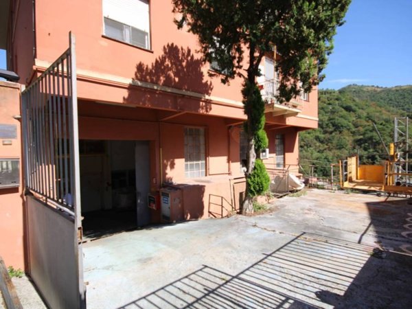 negozio in vendita a Genova in zona San Desiderio