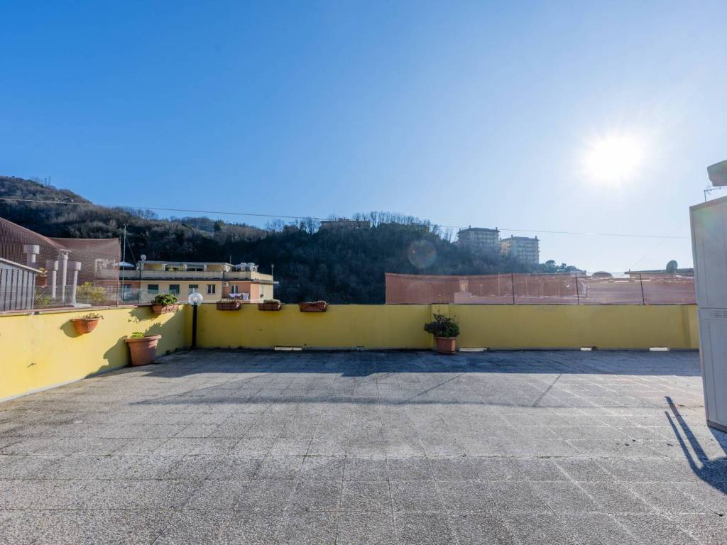 appartamento in vendita a Genova in zona Bolzaneto