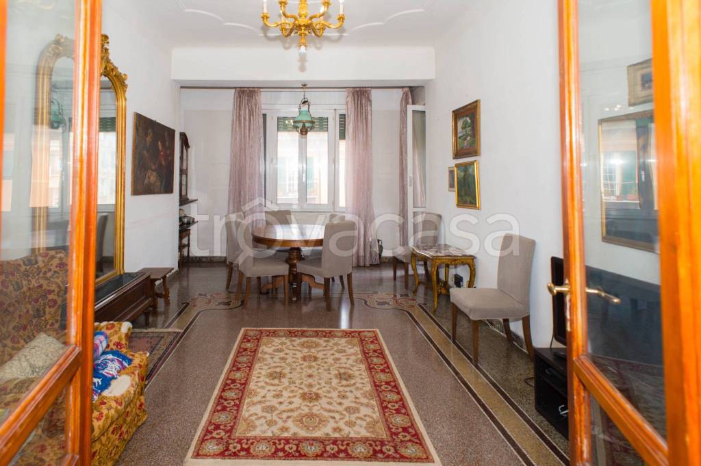 appartamento in vendita a Genova in zona Foce