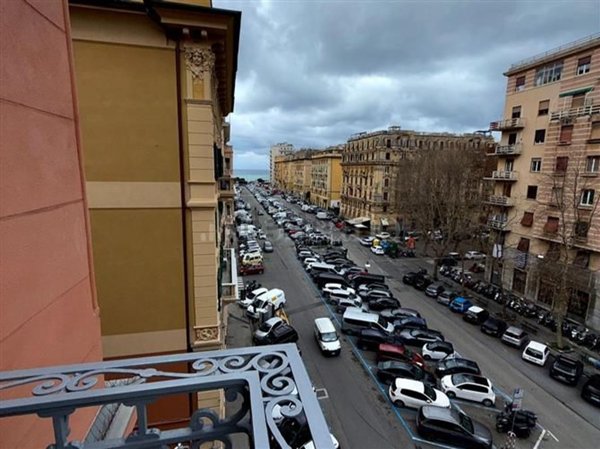 appartamento in vendita a Genova in zona Foce