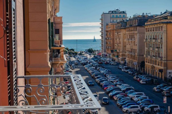 appartamento in vendita a Genova in zona Foce