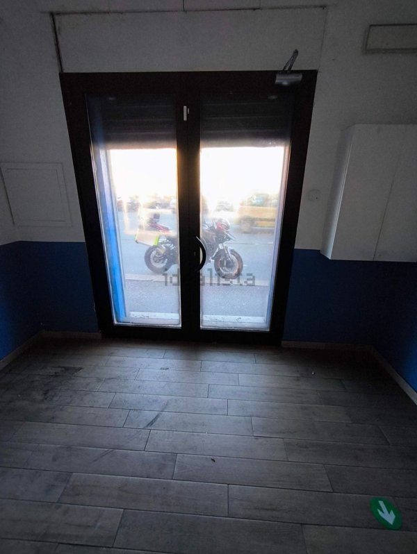 locale commerciale in vendita a Genova in zona Marassi