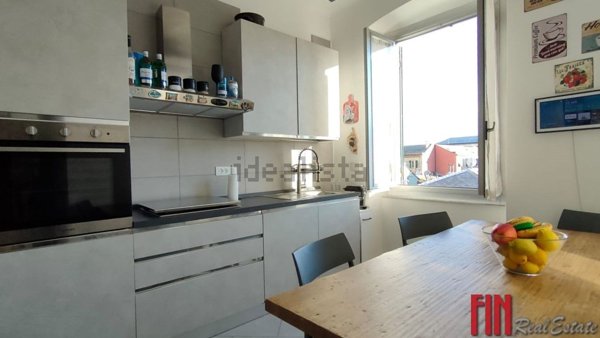 appartamento in vendita a Genova in zona Sestri Ponente