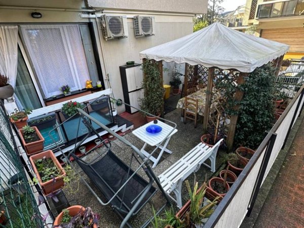 appartamento in vendita a Genova in zona Molassana