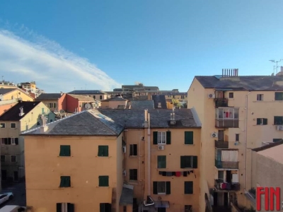 appartamento in vendita a Genova in zona Sestri Ponente