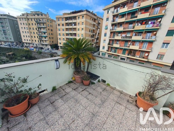 appartamento in vendita a Genova in zona Lagaccio / Granarolo