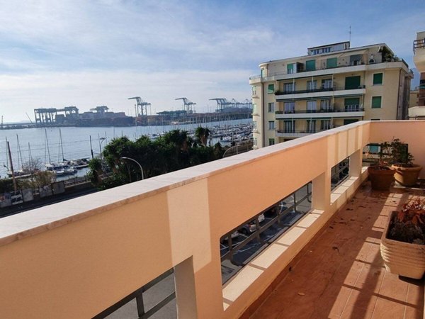 appartamento in vendita a Genova in zona Pegli