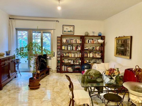 appartamento in vendita a Genova in zona Sturla