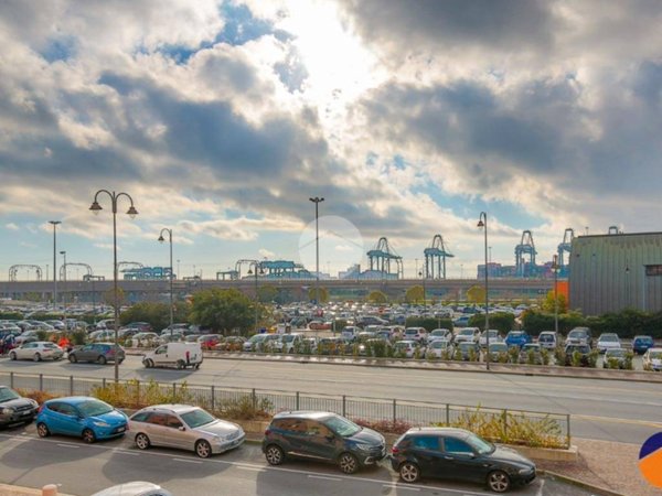 appartamento in vendita a Genova in zona Palmaro / Pra'