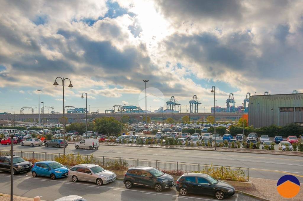 appartamento in vendita a Genova in zona Palmaro / Pra'