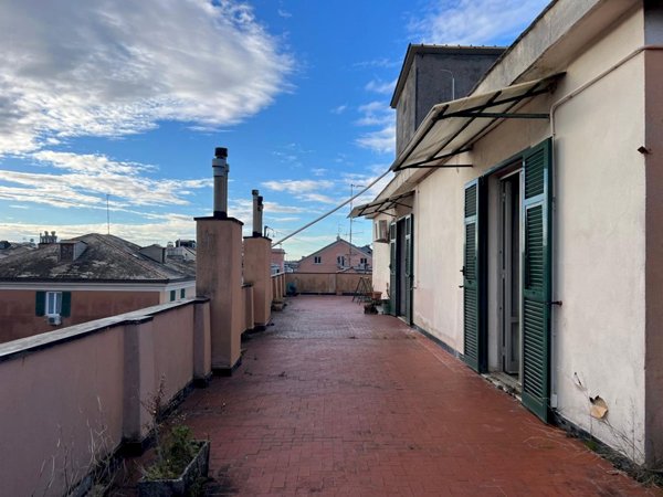 appartamento in vendita a Genova in zona Sestri Ponente
