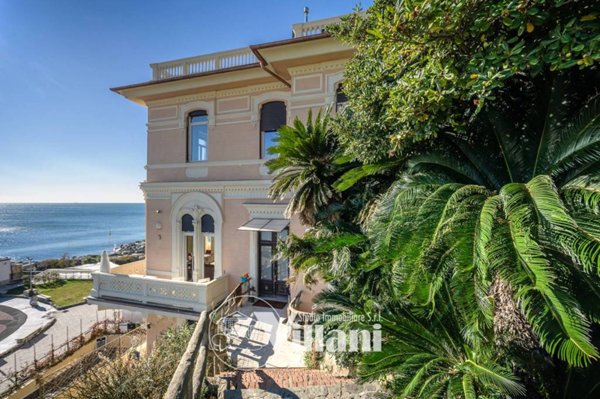 appartamento in vendita a Genova in zona Sturla