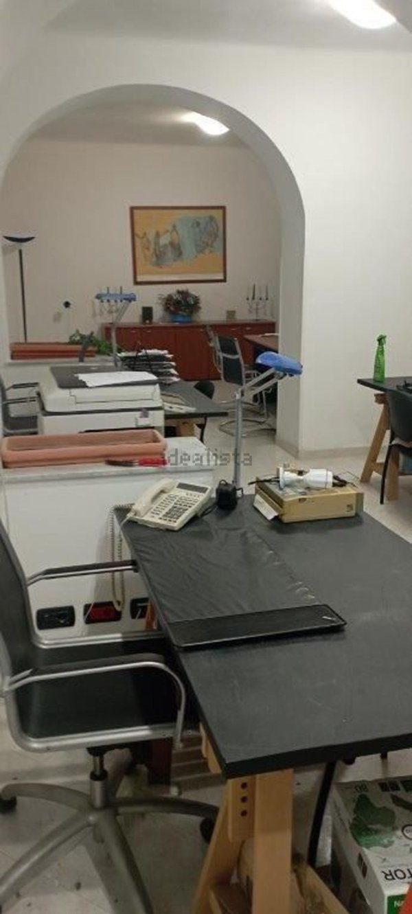 ufficio in vendita a Genova in zona Quarto dei Mille