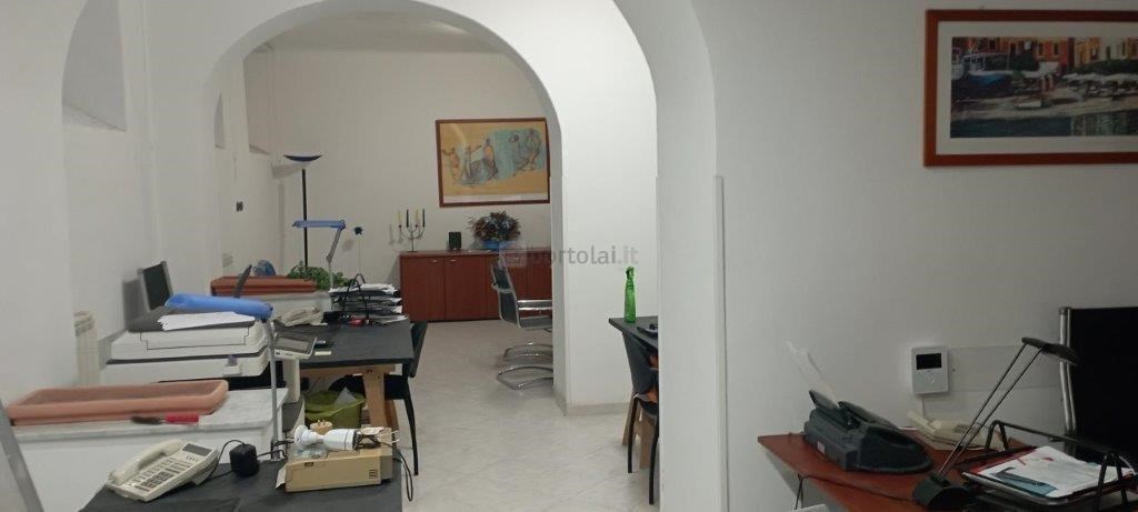 ufficio in vendita a Genova in zona Castelletto