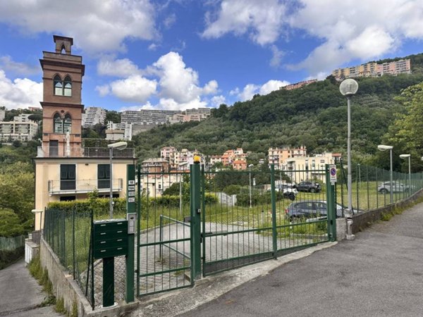 appartamento in vendita a Genova in zona Molassana