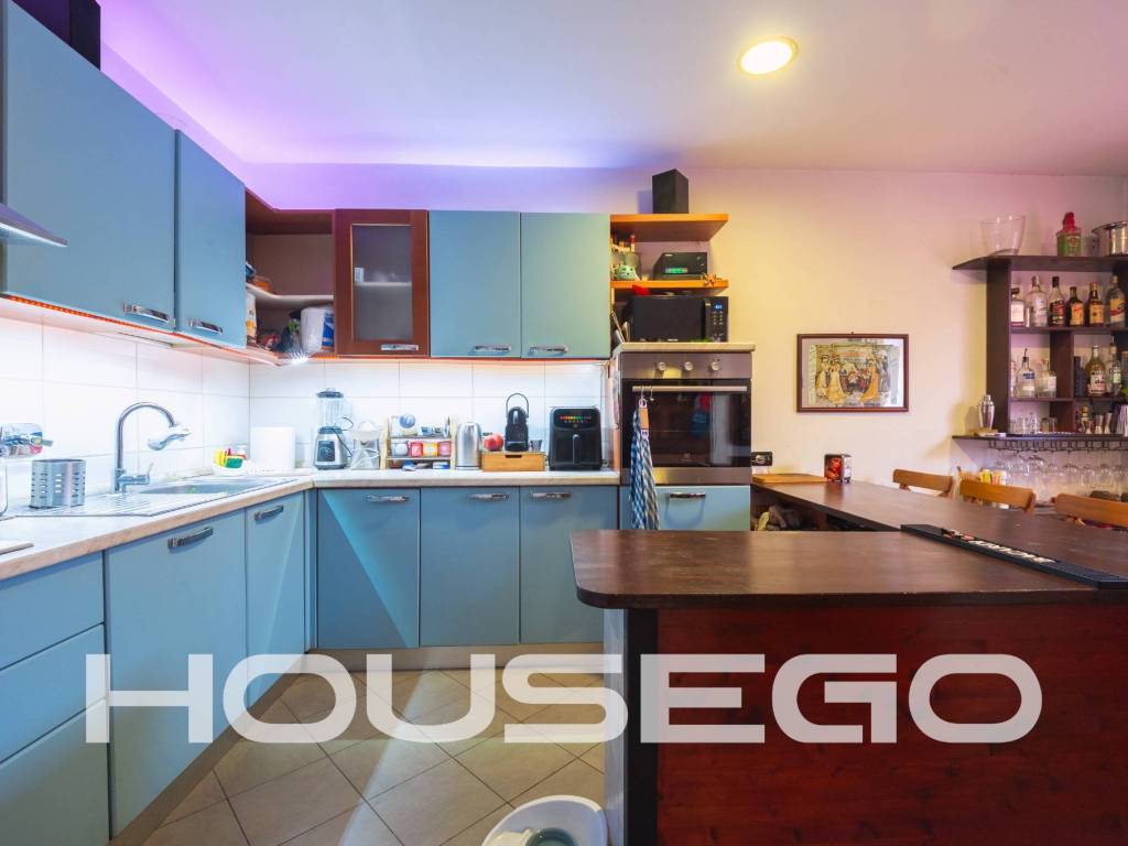 appartamento in vendita a Genova in zona Sestri Ponente