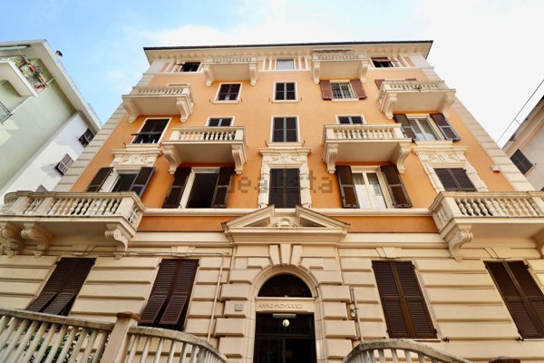 appartamento in vendita a Genova in zona Sestri Ponente