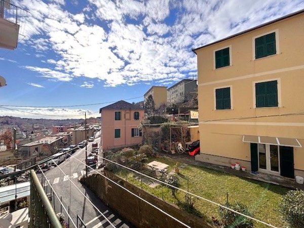 appartamento in vendita a Genova in zona Staglieno