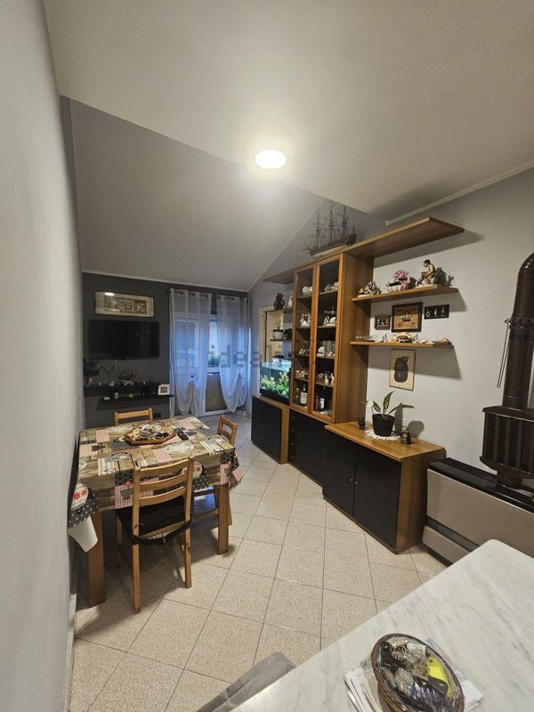 appartamento in vendita a Genova in zona Sottoripa / Maddalena / Molo