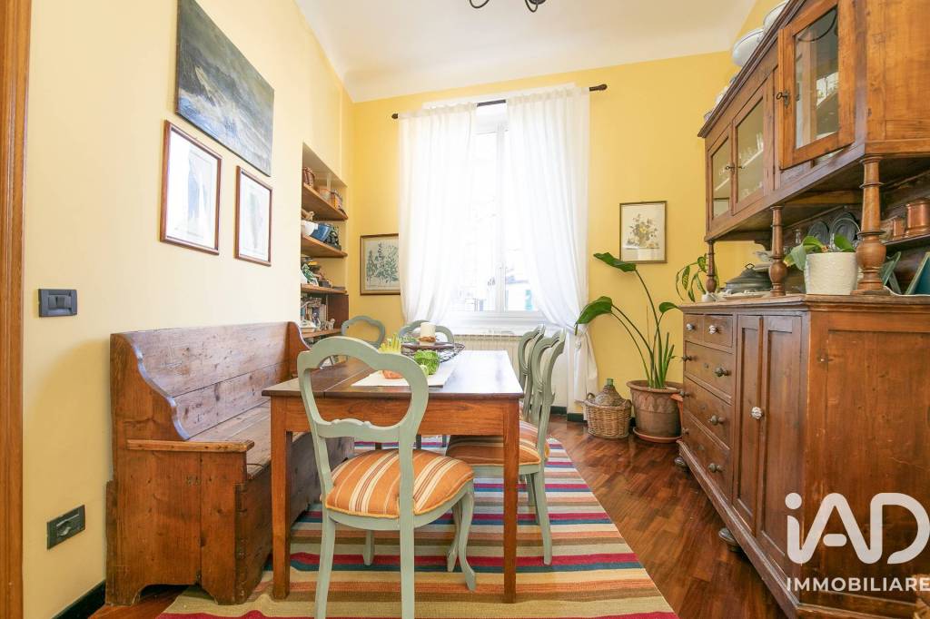appartamento in vendita a Genova in zona Sottoripa / Maddalena / Molo