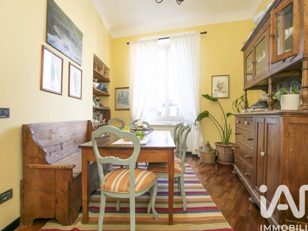 appartamento in vendita a Genova in zona Sottoripa / Maddalena / Molo