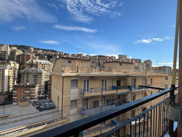 appartamento in vendita a Genova in zona Lagaccio / Granarolo