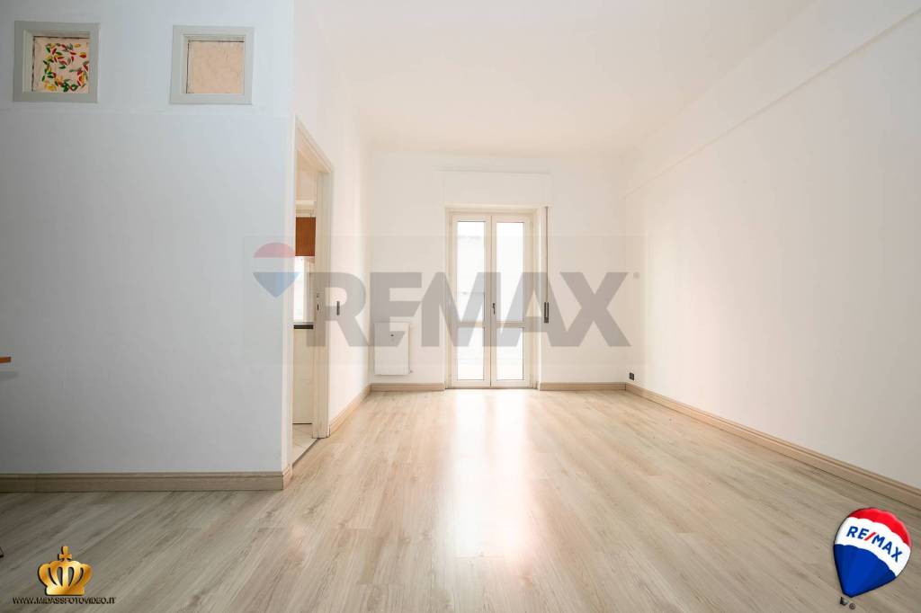 appartamento in vendita a Genova in zona Quarto dei Mille