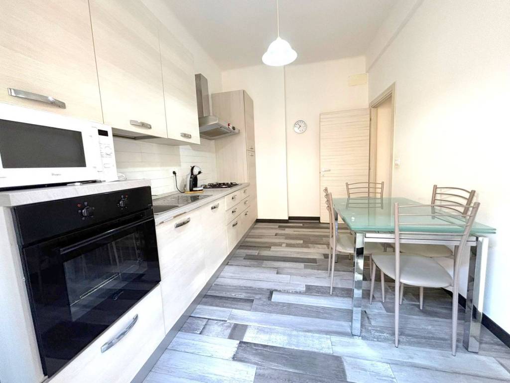 appartamento in vendita a Genova in zona Sestri Ponente