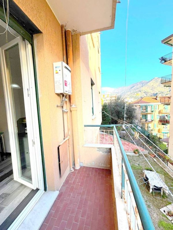 appartamento in vendita a Genova in zona Sestri Ponente