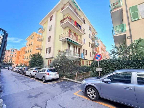 appartamento in vendita a Genova in zona Sestri Ponente