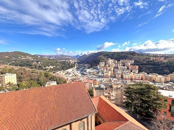 appartamento in vendita a Genova in zona Staglieno