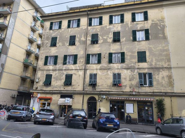 appartamento in vendita a Genova in zona Marassi