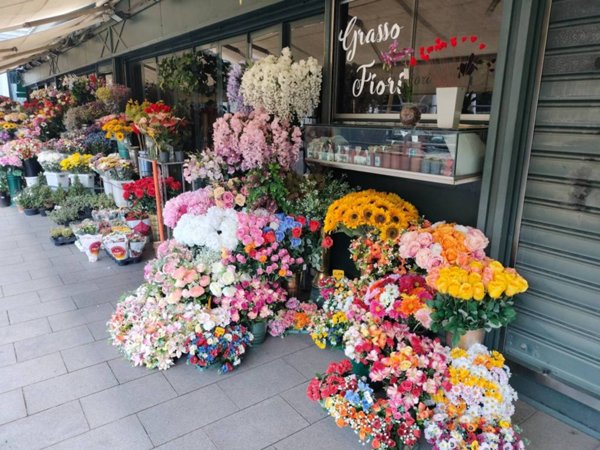 negozio in vendita a Genova in zona Marassi