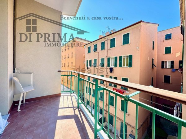 appartamento in vendita a Genova in zona Sestri Ponente